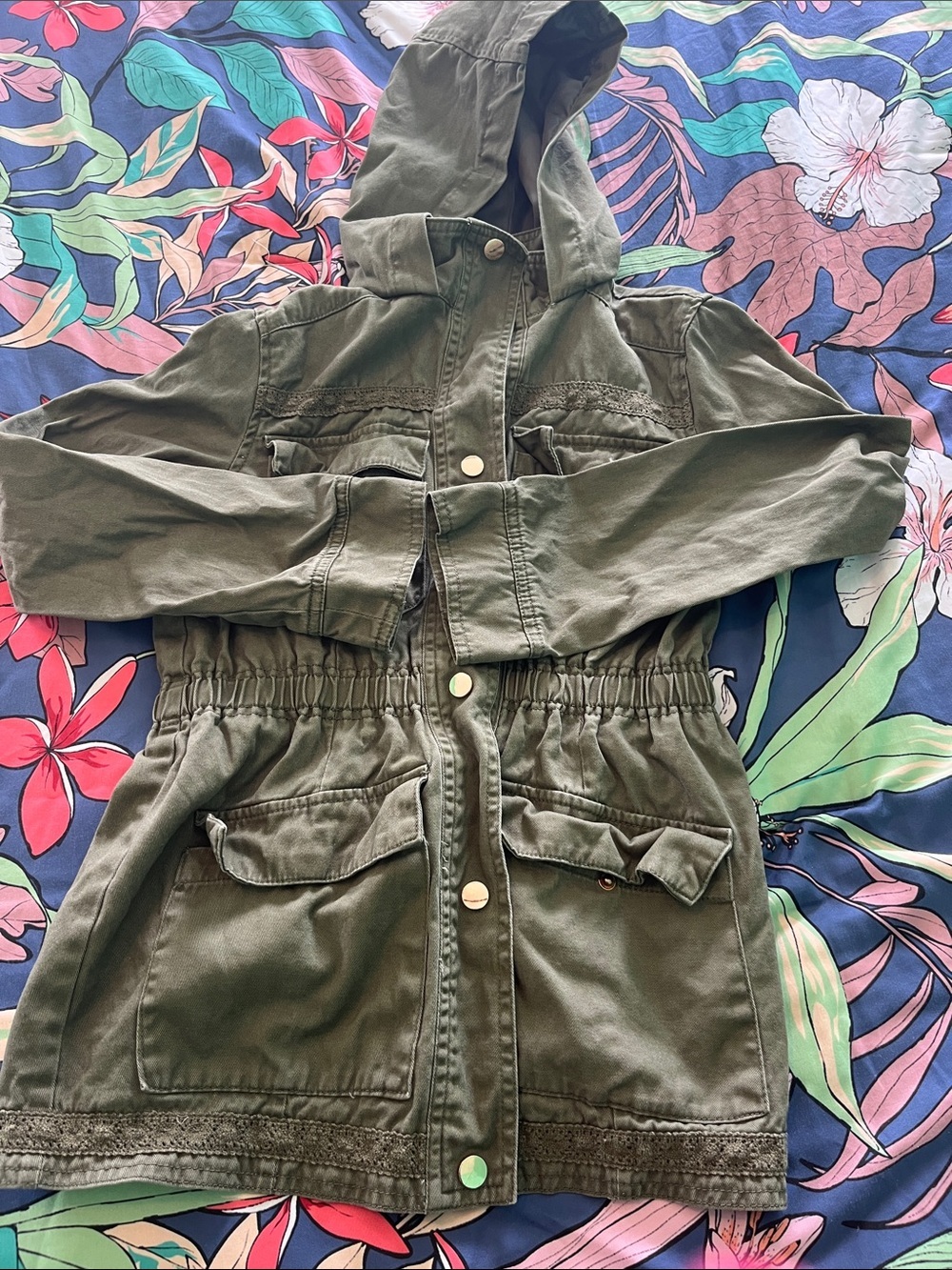 Girl’s army green hooded anorak jacket